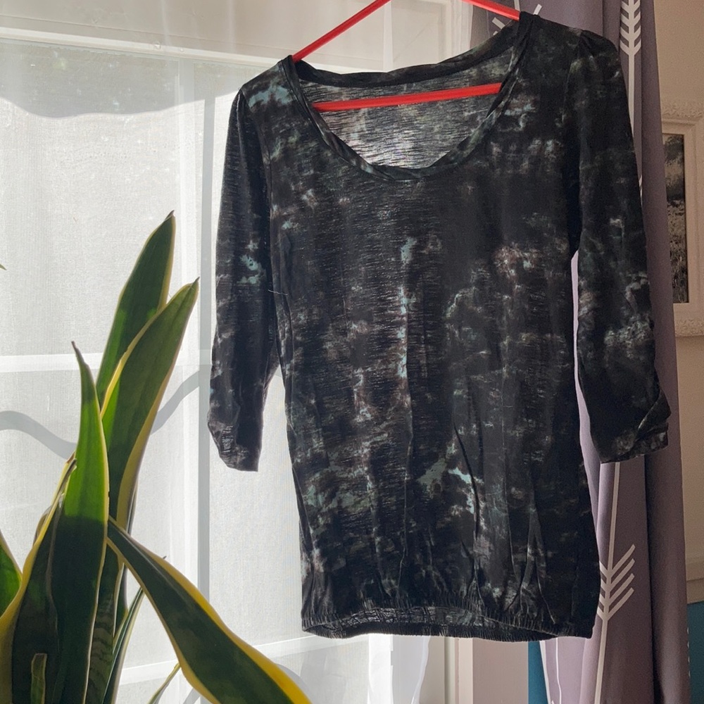 Marbled half sleeve top